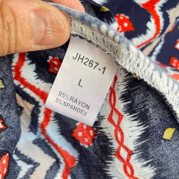 THML blue Aztec print embroidered neckline multicolor top size L - Picture 5 of 10